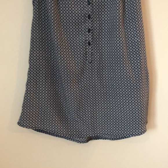 Kenar Shirt SZ XS Sleeveless Soft and Flowy 3/4 button closure in front V-Neck - Picture 4 of 11
